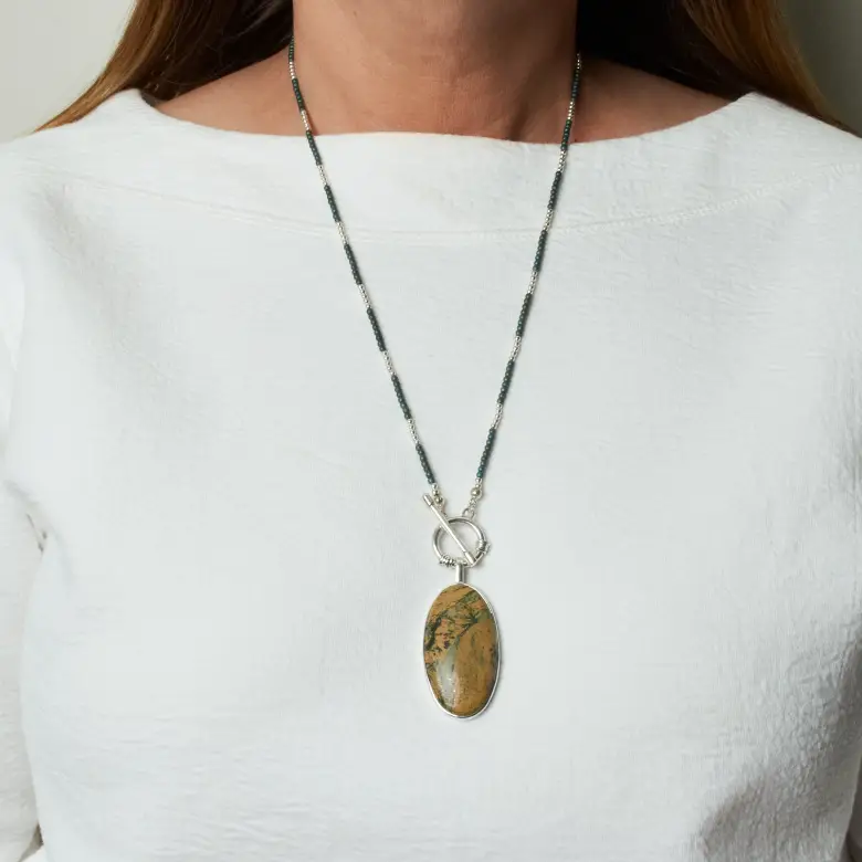 Naszyjnik z naturalnych kamieni